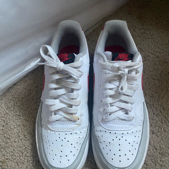 nike - Picture 2 of 3